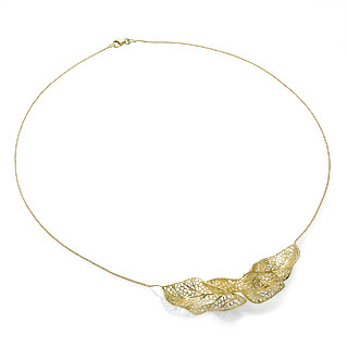 Golden Neem leafs Necklace 18k Gold packshot